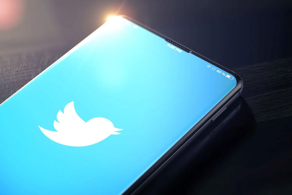 Twitter広告とは？費用や種類・仕組み、出稿までの流れなどを解説！