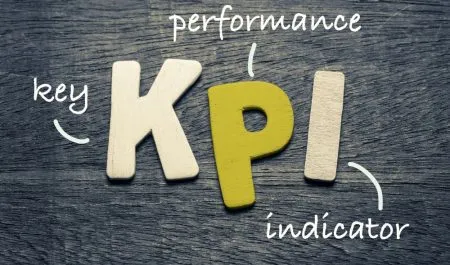 KPI設定のポイントとは？手順や例などを交えて解説！